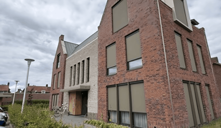 Appartement zonder lift met tuin en parkeerplaats