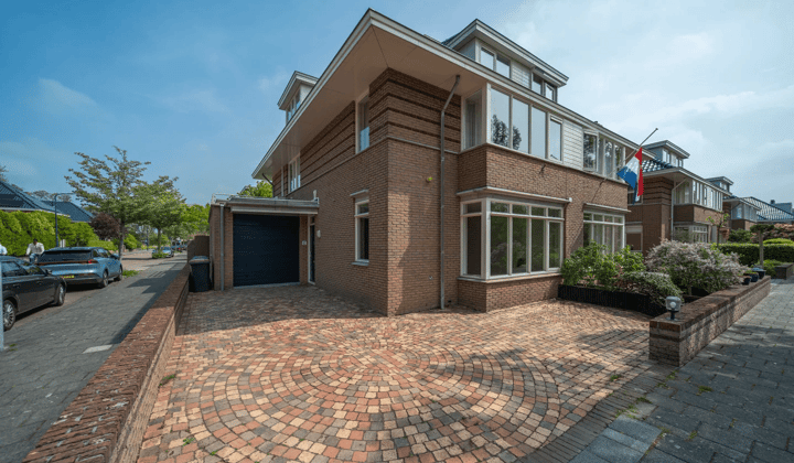 Ruime eengezinswoning met garage en dakterras