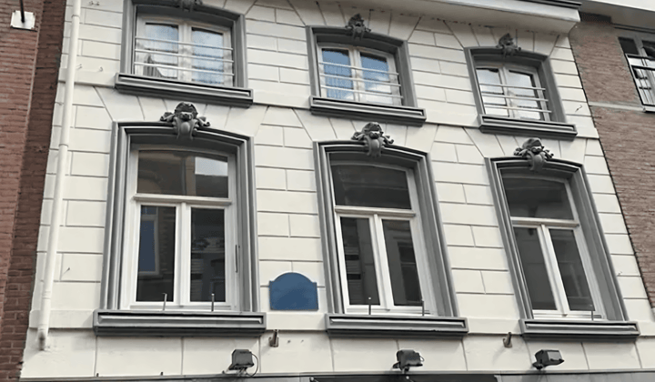 Ruim appartement met balkon en parkeergelegenheid