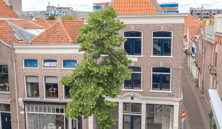 Maisonnette met 2 kamers en wasmachine in monumentaal pand