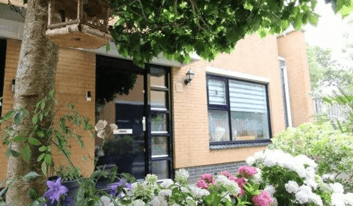 Gemeubileerde eengezinswoning met tuin en tijdelijke huur