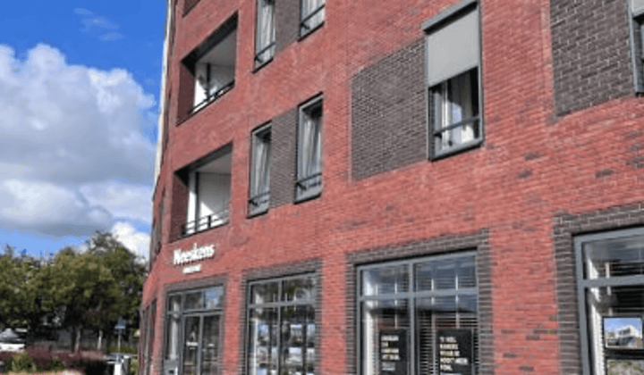 Appartement met Balkon en tijdelijke verhuur, exclusief prijs