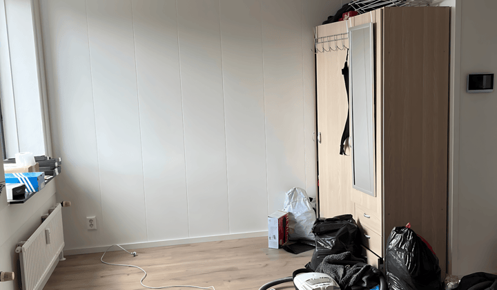 Gestoffeerde studio met 1 slaapkamer en huur inclusief gas/water/elektra
