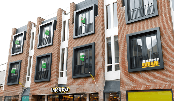 Gestoffeerd appartement met balkon en inloopdouche