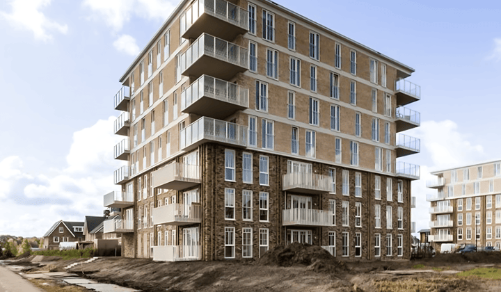 Gestoffeerd appartement met balkon en eigen parkeerplaats