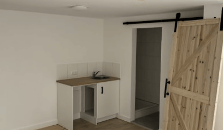 Gerenoveerde studio met tuin en gestoffeerd