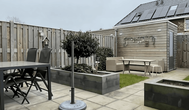 Tussenwoning met tuin en parkeergelegenheid, geen huisdieren