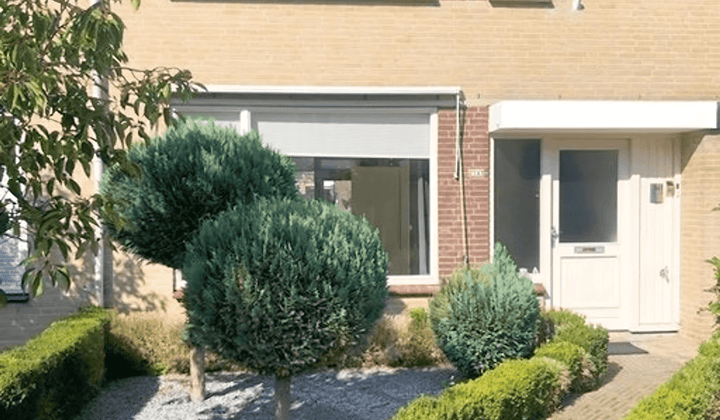 Tussenwoning gestoffeerd met tuin en wasmachine