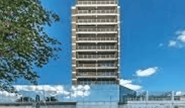 Licht appartement met balkon en parkeerplaats