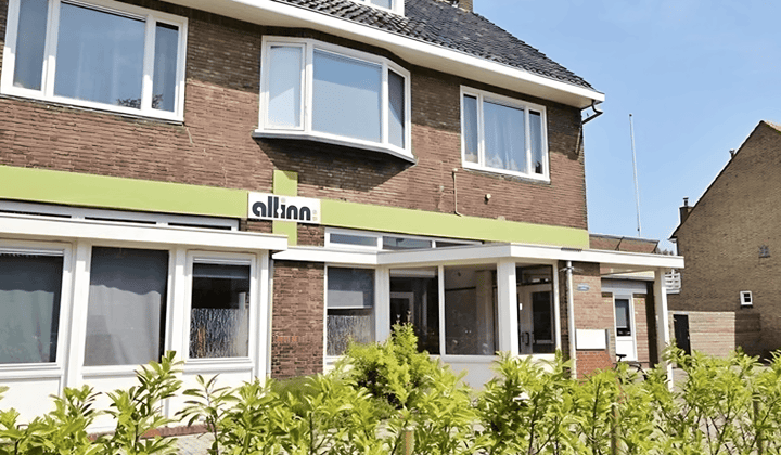 Gemeubileerde studio met eigen tuin en wasmachine