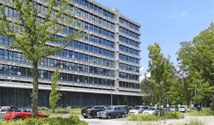 Zelfstandige studio met parkeerplek en exclusieve prijs