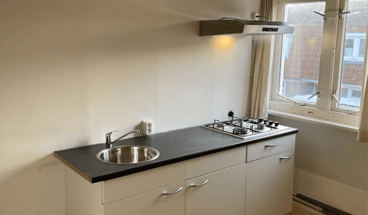 Gestoffeerd appartement met tuin en gemeubileerd