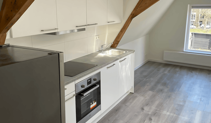 Gemeubileerd appartement met balkon en 2 slaapkamers
