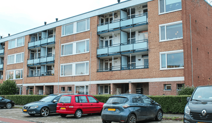 Appartement met balkon en wasmachineaansluiting