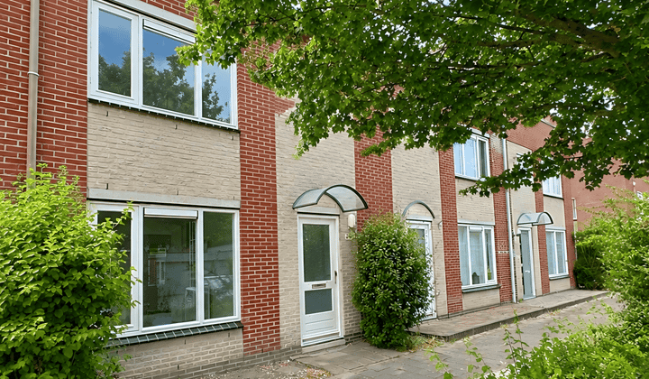Ruime eengezinswoning met tuin en gestoffeerd