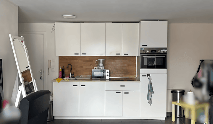 Appartement met 1 slaapkamer en eigen badkamer, wasmachine en lift