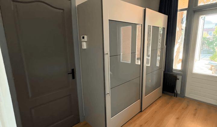 Gemeubileerd appartement met één slaapkamer en tijdelijke verhuur