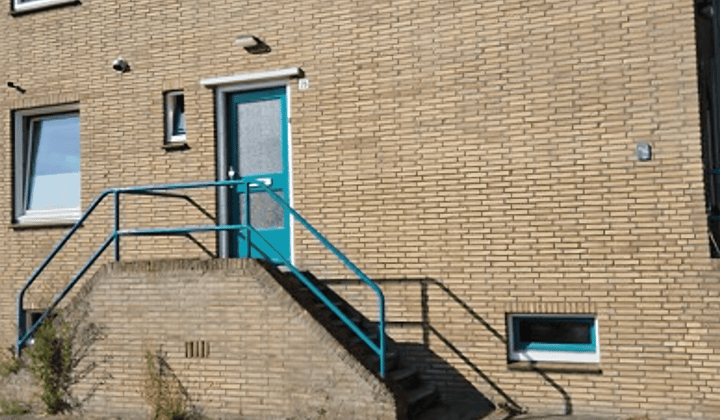 Appartement met balkon en berging