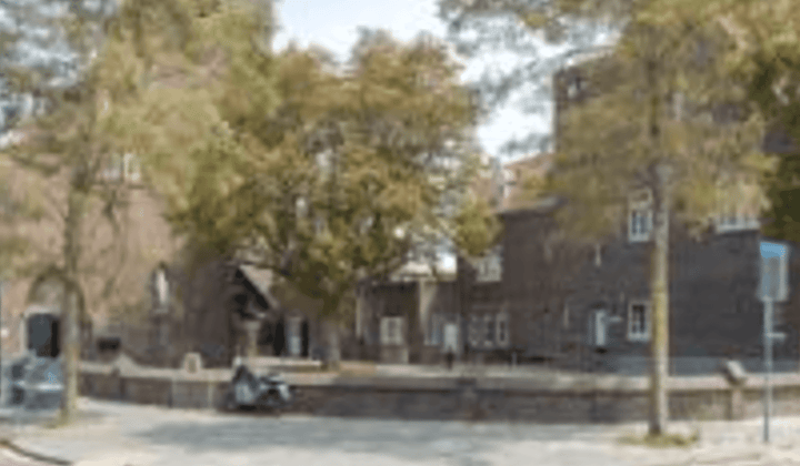 Ruim appartement met monumentale uitstraling en inloopdouche
