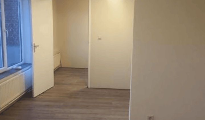 Gemeubileerde studio met badkamer en wasmachine