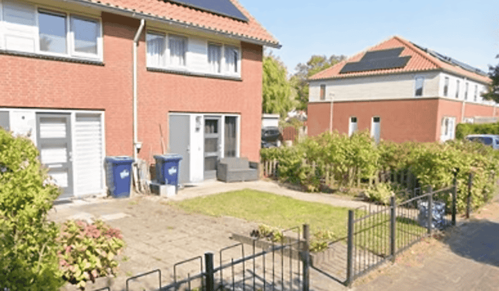 Eengezinswoning met 3 slaapkamers en tuin