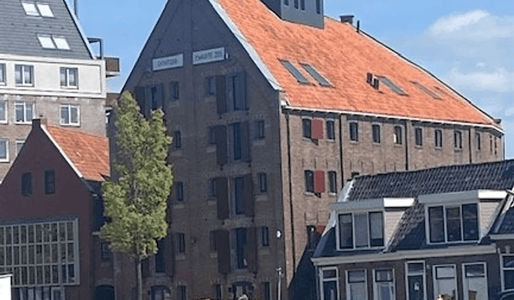 Gestoffeerd appartement met inloopdouche in monument