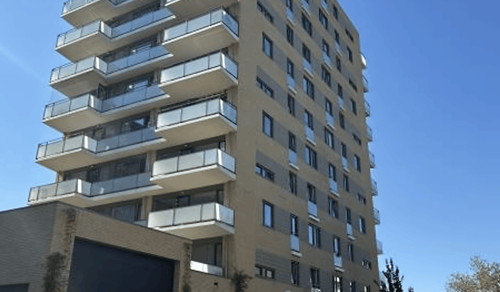Appartement met balkon en wasmachine, langhuur
