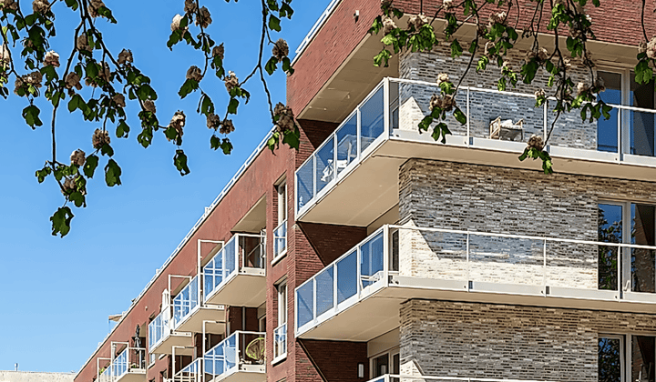 Appartement met balkon en parkeergelegenheid