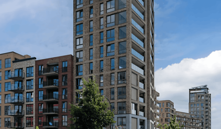 Ruim appartement met balkon en parkeergarage