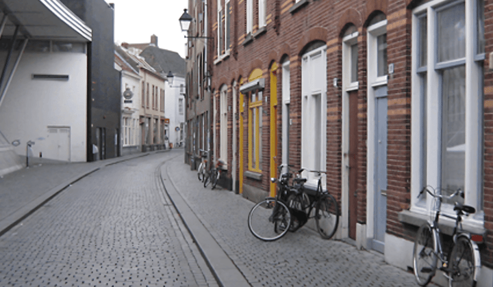 Gemeubileerde studentenkamer met eigen keukenblok