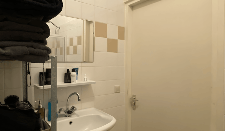 Gestoffeerd appartement met terras in Rijksmonument