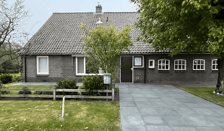 Gestoffeerde vrijstaande woning met tuin en wasmachine