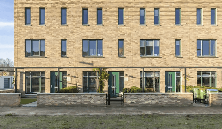Eengezinswoning met tuin en balkon, gemeubileerd en tijdelijke huur