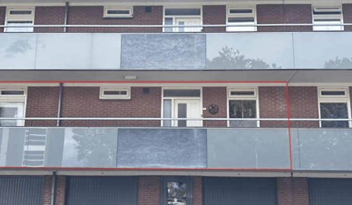 Appartement met 3 slaapkamers en balkon