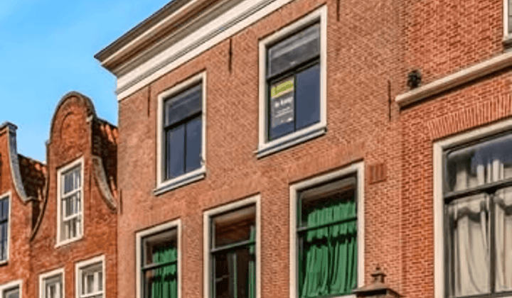 Kamer in gerenoveerd huis alleen voor vrouwen