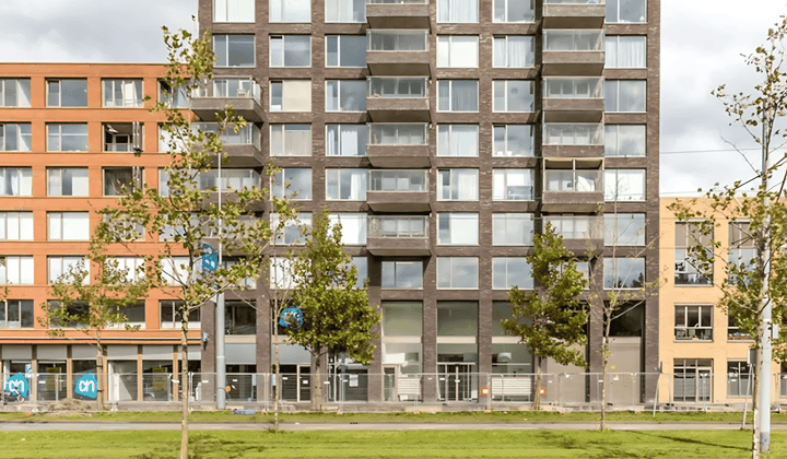 Gemeubileerd appartement met balkon en twee slaapkamers