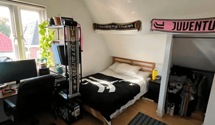 Kamer 13m2 met Balkon in Mannenhuis