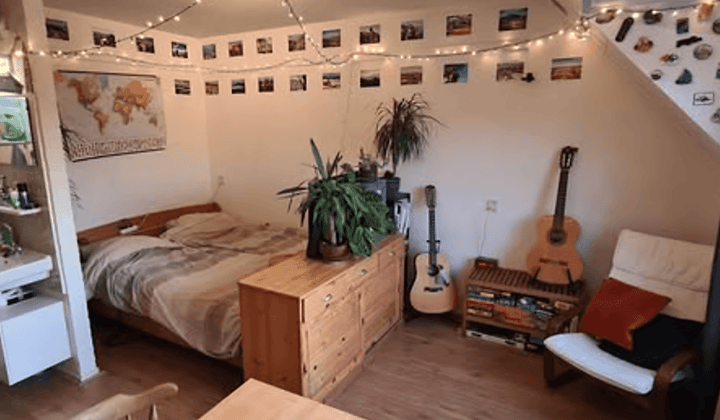 Studentenkamer met balkon en registratie mogelijk