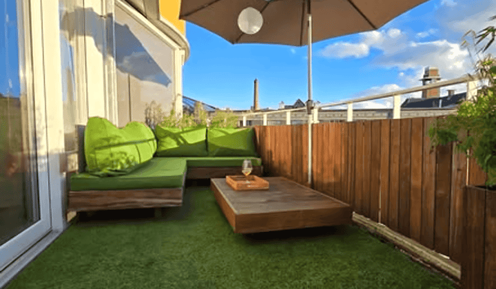 Appartement met Balkon en Gemeubileerd Interieur