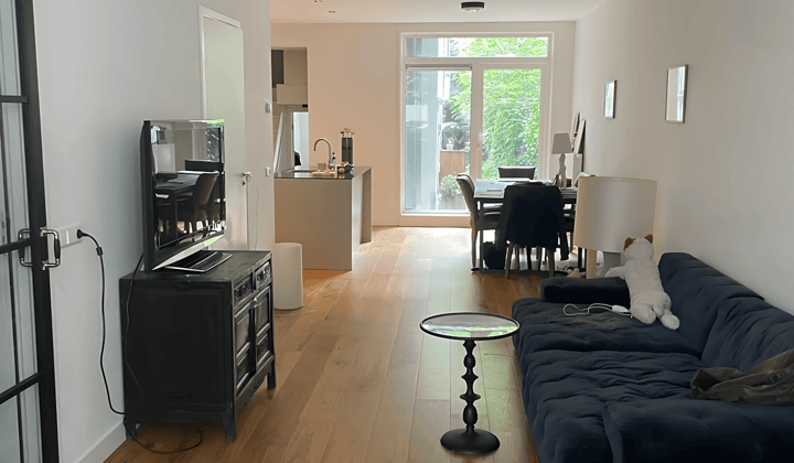 Kale kamer met tuin en gedeelde voorzieningen