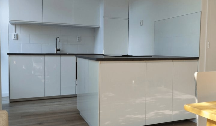 Kamer met tuin en wasmachine, inclusief parkeren en wifi