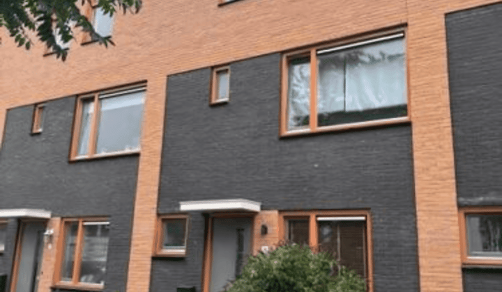 Ruime eengezinswoning met tuin en dakterras