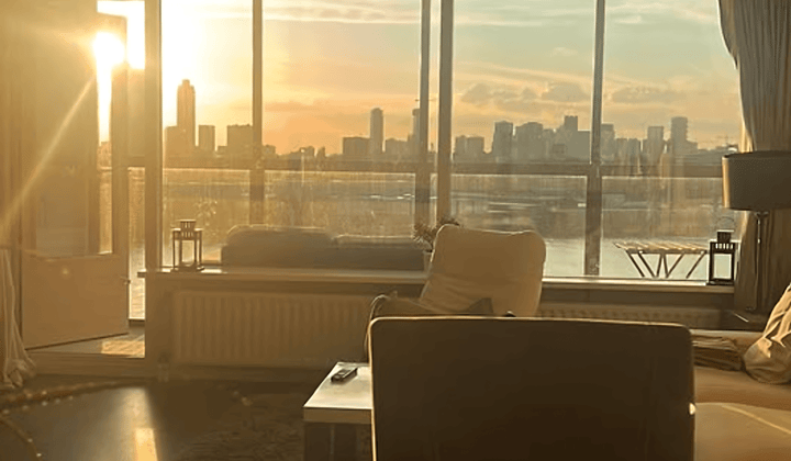 Ruime kamer in appartement met balkon en inschrijving mogelijk