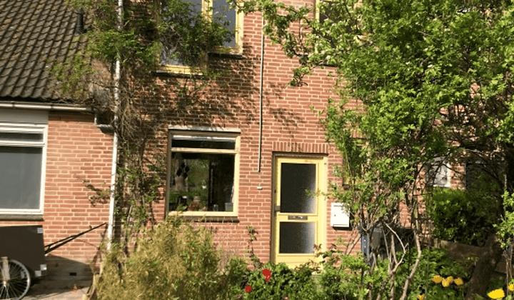 Gemeubileerde tussenwoning met tuin en tijdelijke huur