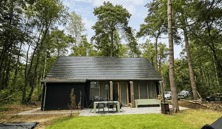 Villa met tuin en parkeergelegenheid, gemeubileerd met wifi