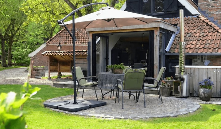 Huisje met tuin, parkeerplaats en wifi, gemeubileerd