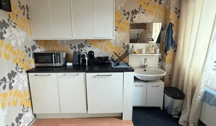 Kamer met eigen keuken voor werkend persoon zonder studenten en huisdieren