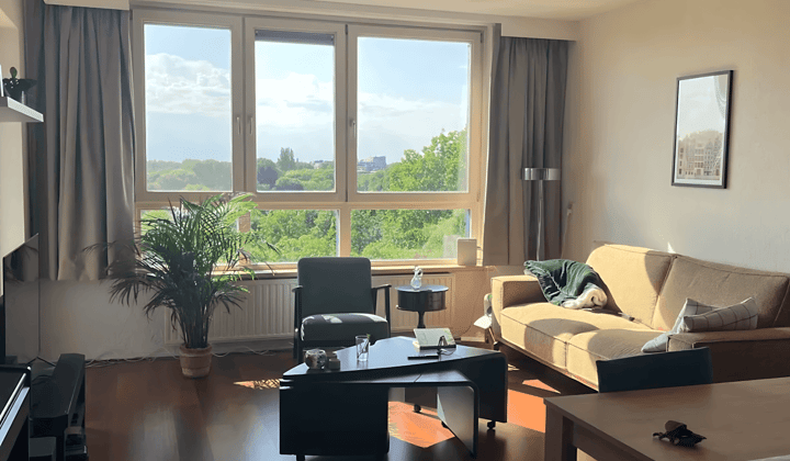 Gemeubileerd appartement met parkeerplek en tijdelijke verhuur