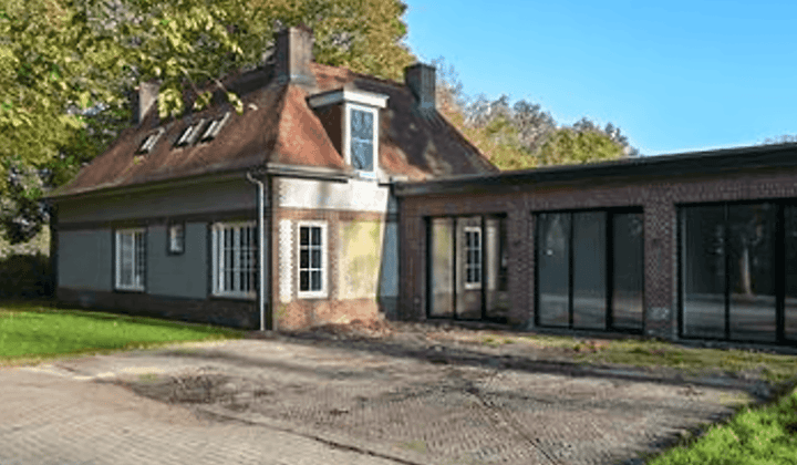 Vrijstaande woning met tuin en 6 slaapkamers