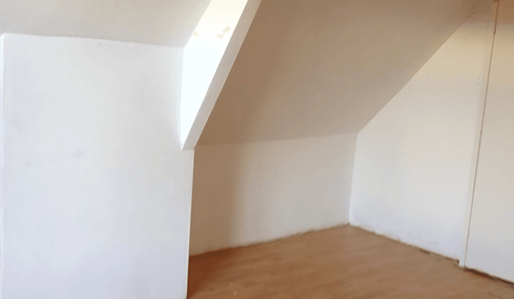 Gestoffeerde studio met eigen keuken en badkamer